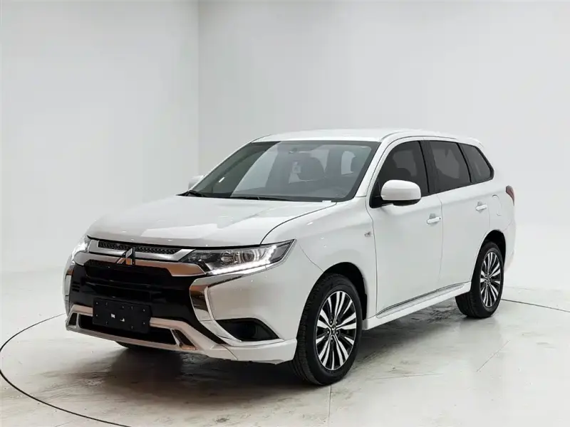 Mitsubishi Outlander, 2021