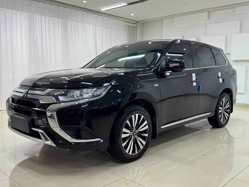 Mitsubishi Outlander, 2022
