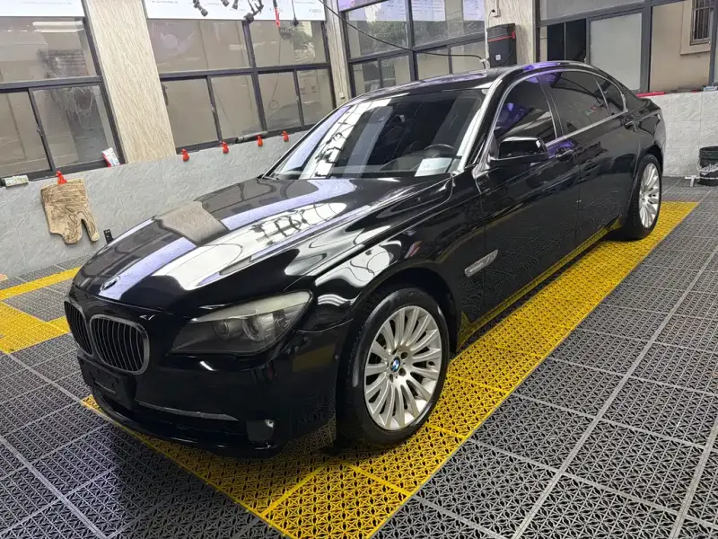 BMW 7 Series, 2011