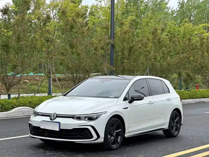 Volkswagen Golf, 2022