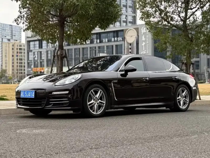 Porsche Panamera, 2016