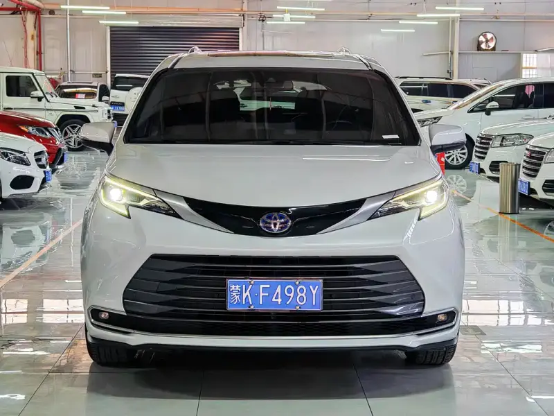 Toyota Sienna, 2023
