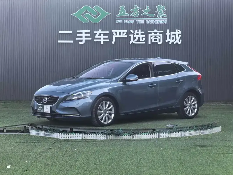 Volvo V40, 2013