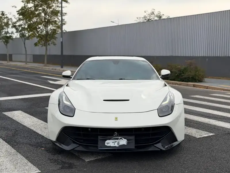 Ferrari F12berlinetta, 2014
