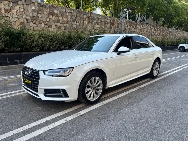 Audi A4L, 2019