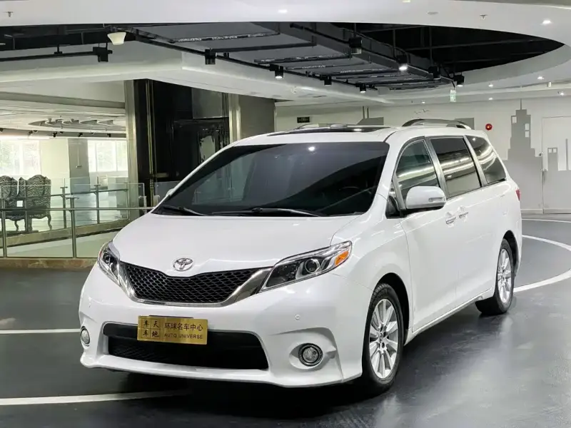 Toyota Sienna, 2016