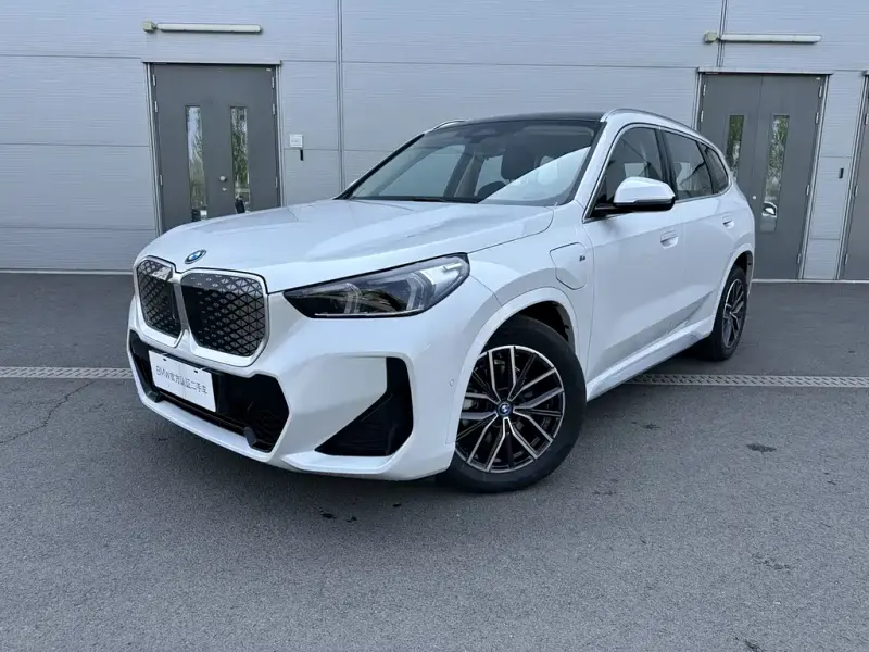 BMW iX1, 2025