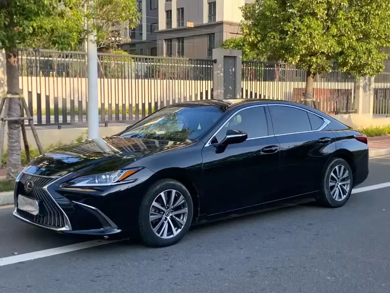 Lexus ES, 2019