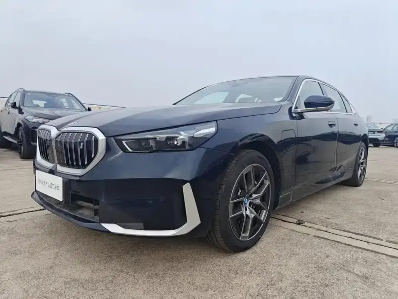 BMW i5, 2026