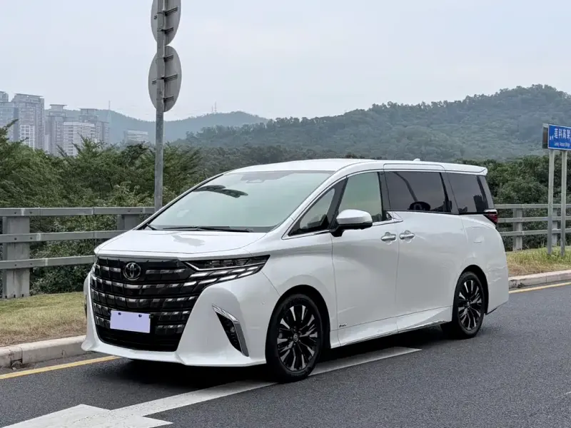 Toyota Alphard, 2023
