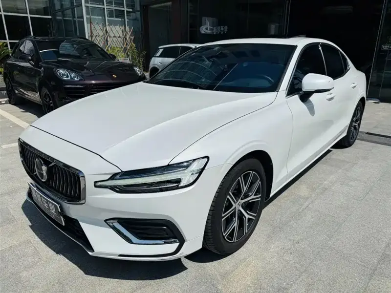 Volvo S60, 2023