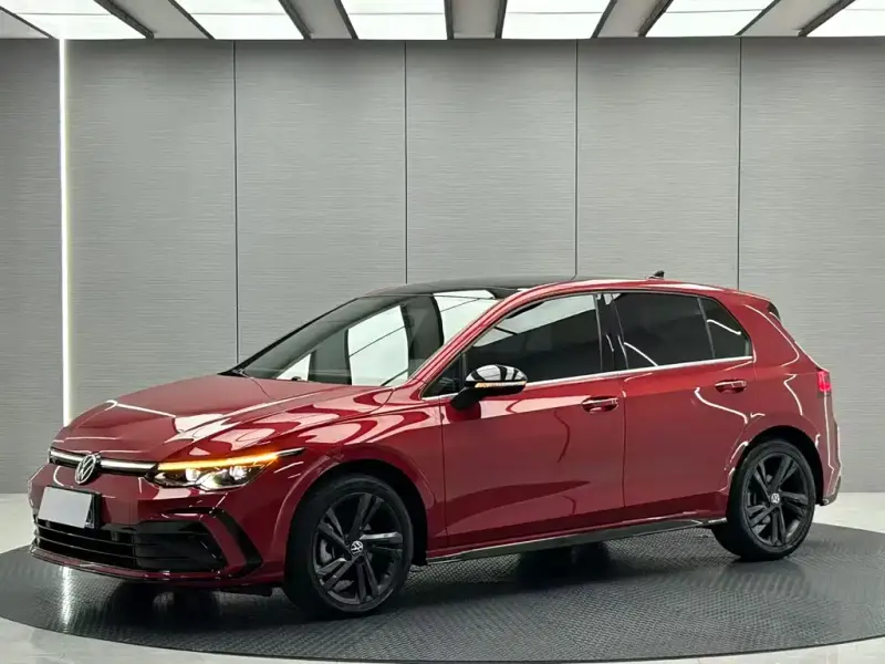Volkswagen Golf, 2022
