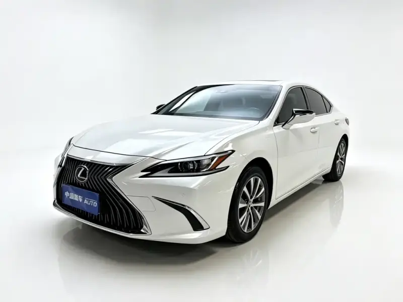 Lexus ES, 2021