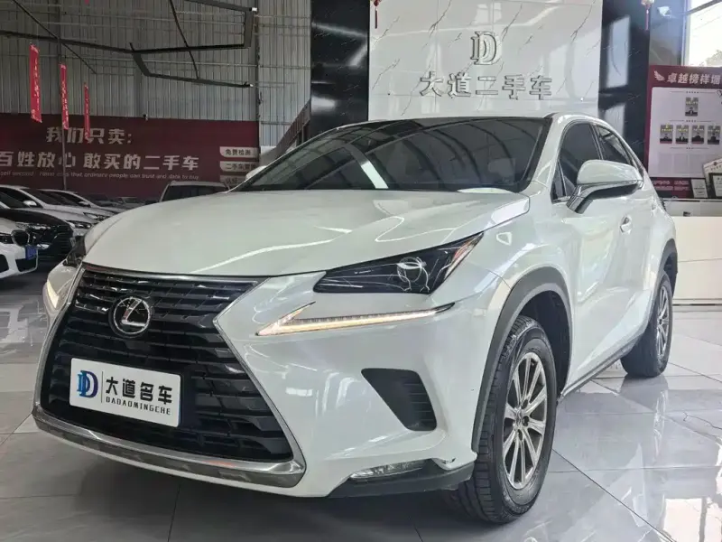 Lexus NX, 2021