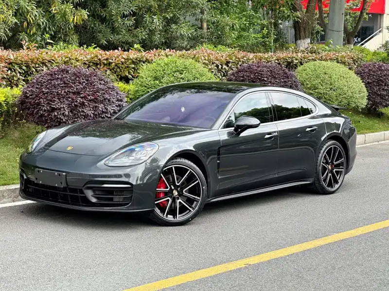 Porsche Panamera, 2022