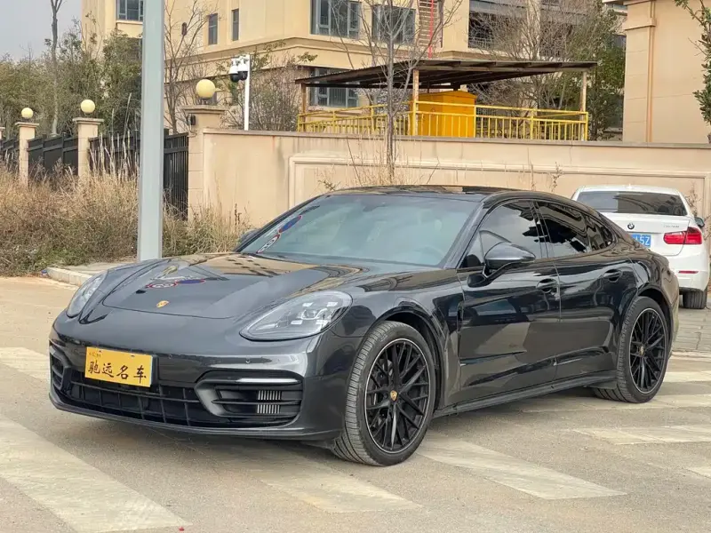 Porsche Panamera, 2022