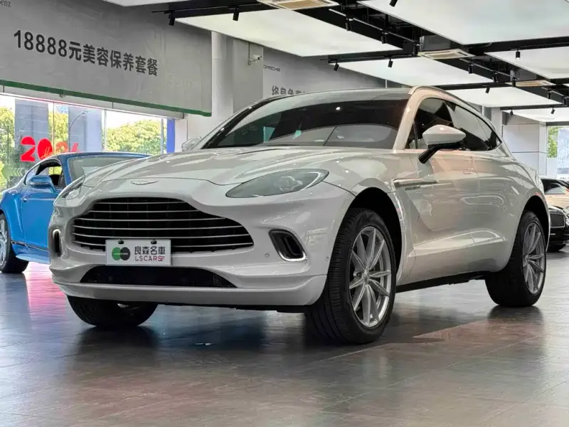 Aston Martin DBX, 2022