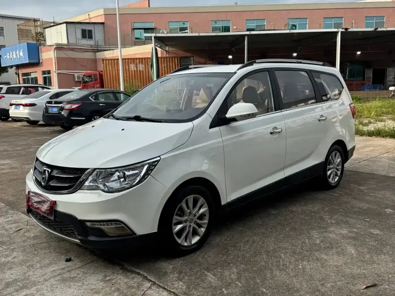 Baojun 730, 2015