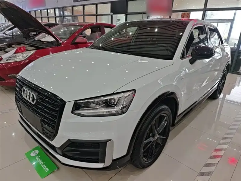 Audi Q2L, 2019