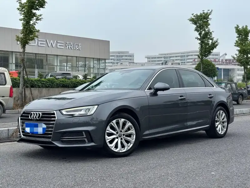 Audi A4L, 2019