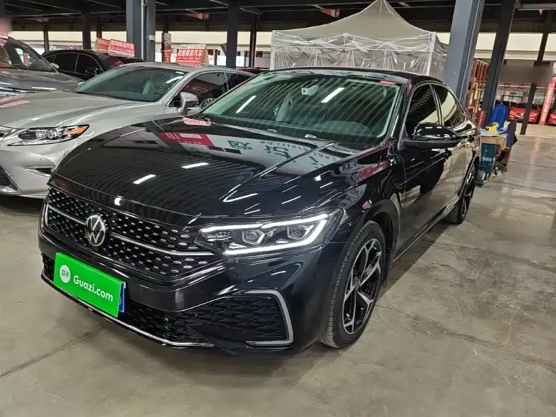 Volkswagen Passat, 2023