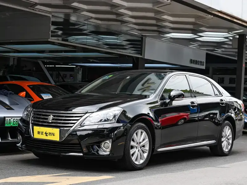 Toyota Crown, 2014