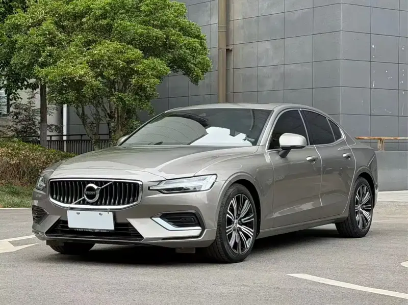 Volvo S60, 2022