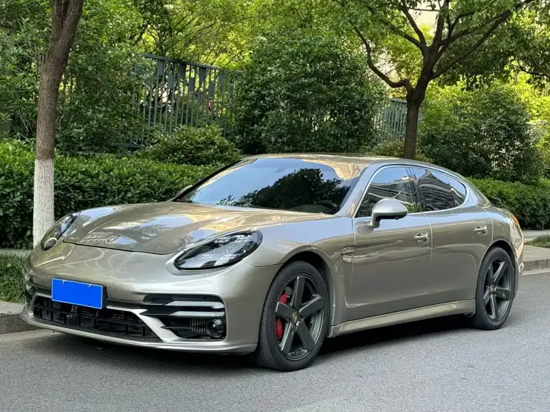 Porsche Panamera, 2010