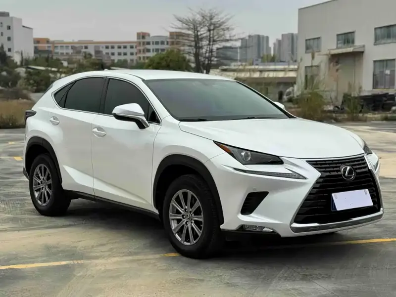 Lexus NX, 2021