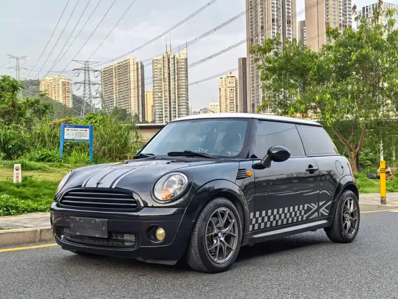 MINI Mini, 2010