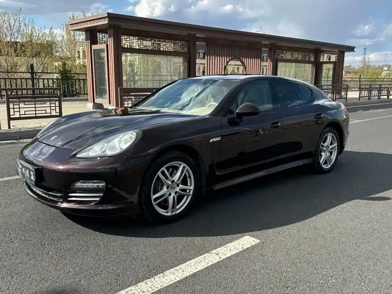 Porsche Panamera, 2011
