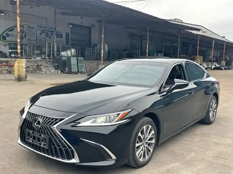 Lexus ES, 2023