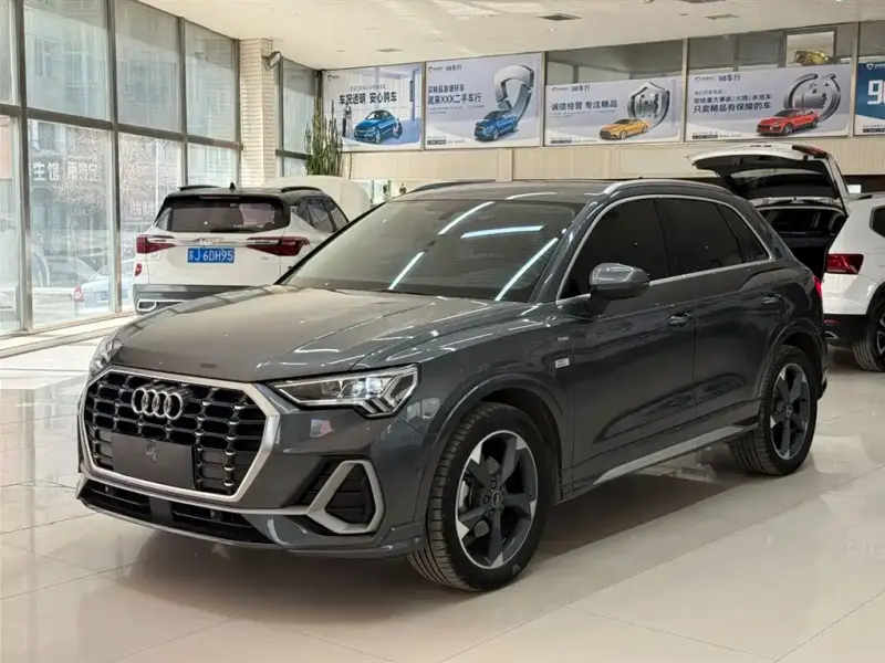 Audi Q3, 2022