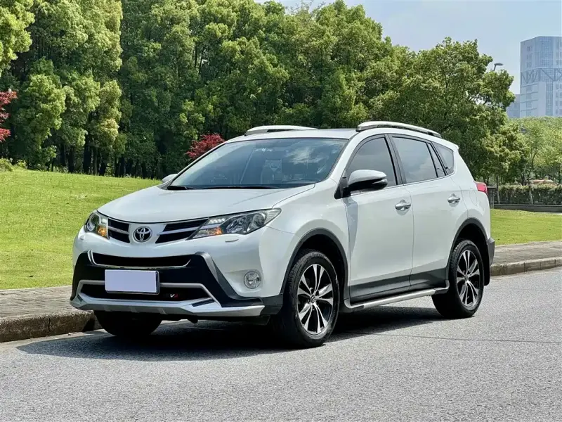 Toyota RAV4, 2015