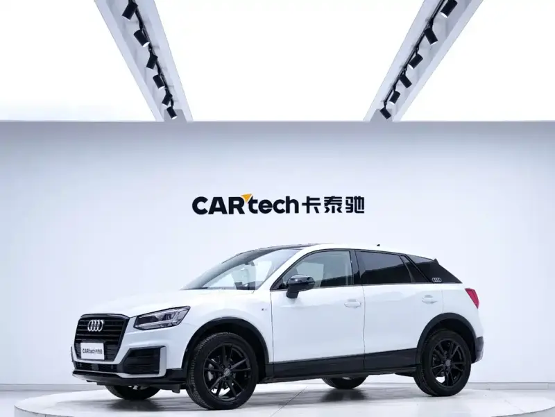 Audi Q2L, 2021