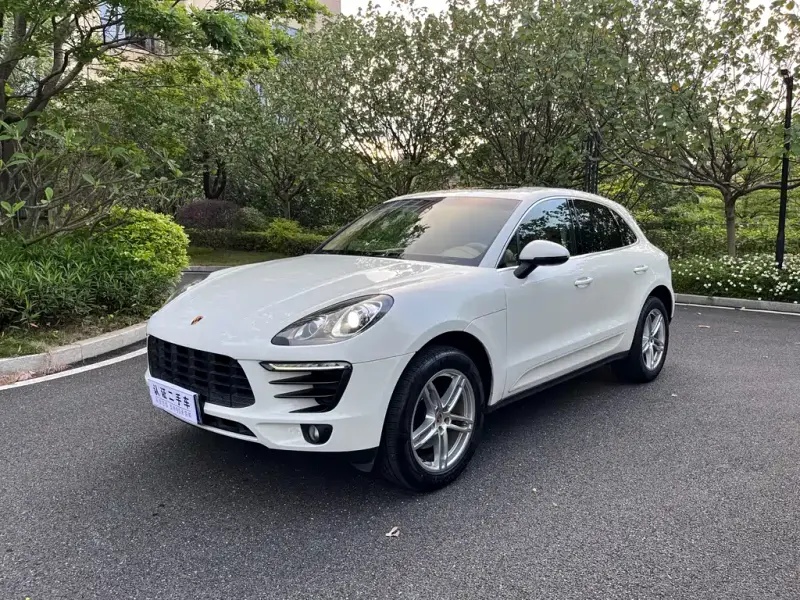 Porsche Macan, 2015
