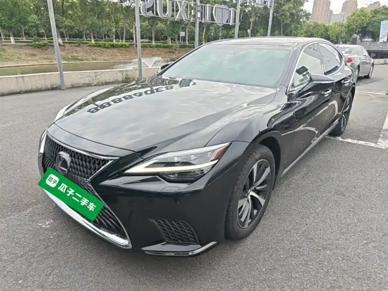 Lexus LS, 2021