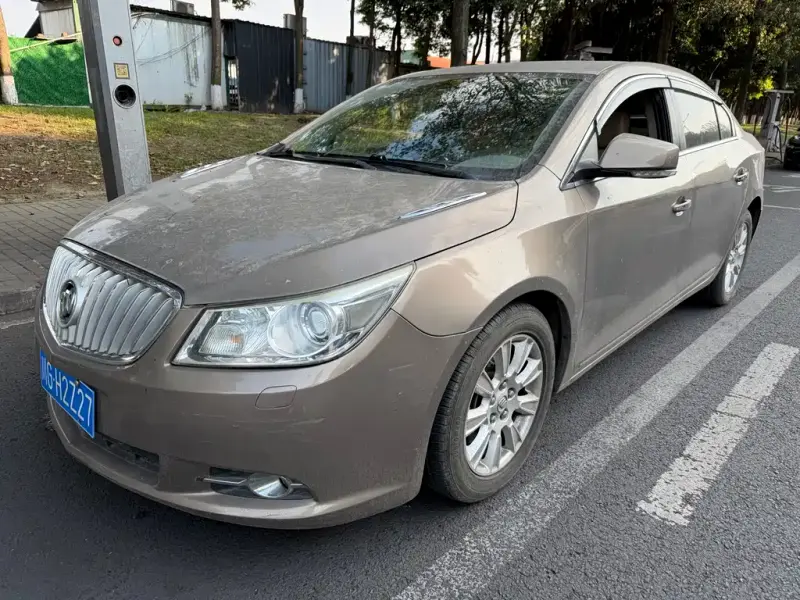 Buick LaCrosse, 2012