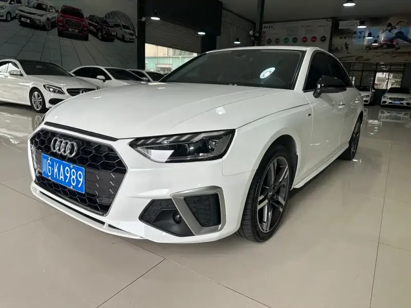 Audi A4L, 2021