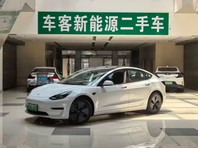 Tesla Model 3, 2022