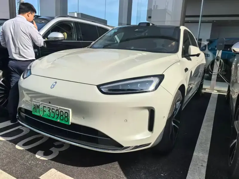 AITO M5, 2025