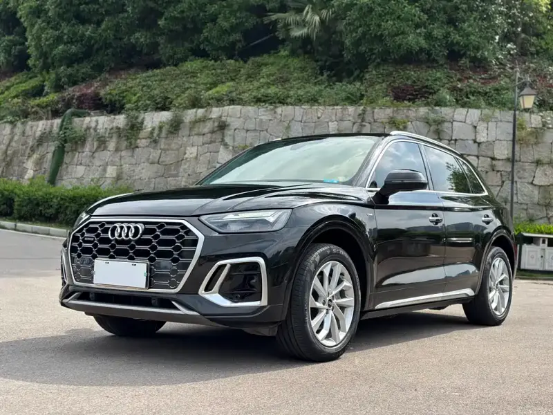 Audi Q5L, 2022