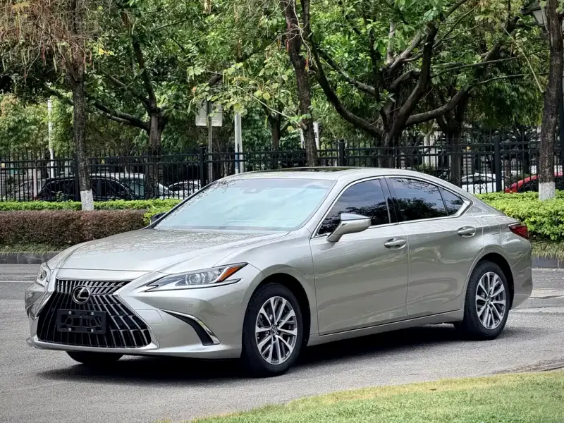 Lexus ES, 2024