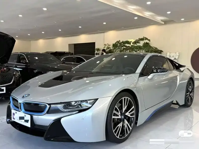 BMW i8, 2017