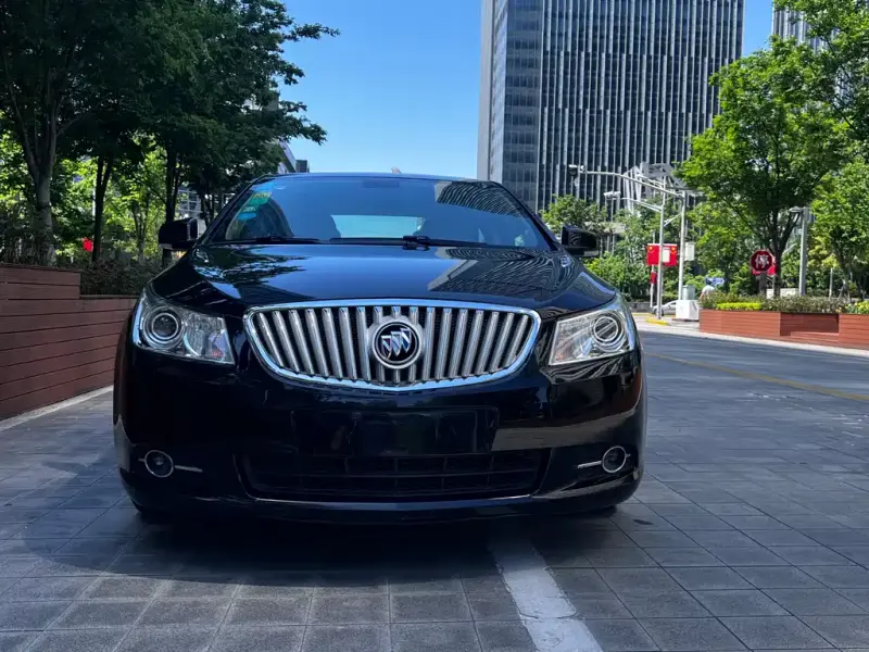 Buick LaCrosse, 2011