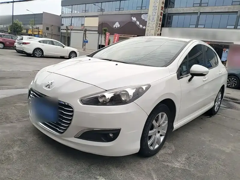 Peugeot 308, 2015
