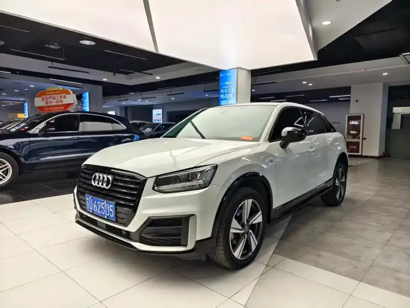 Audi Q2L, 2021