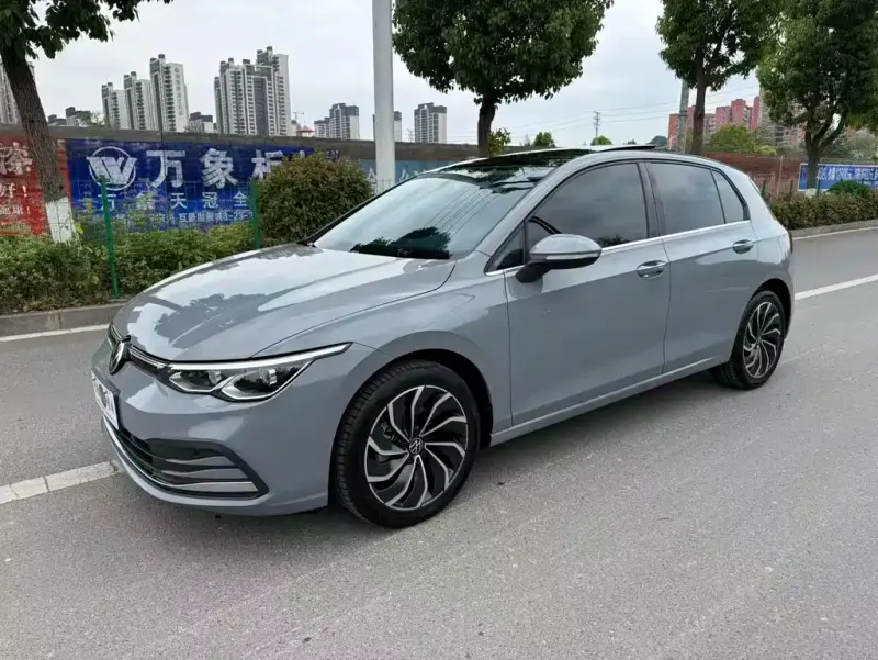 Volkswagen Golf, 2023