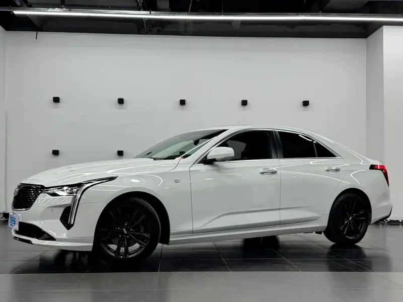 Cadillac CT4, 2022