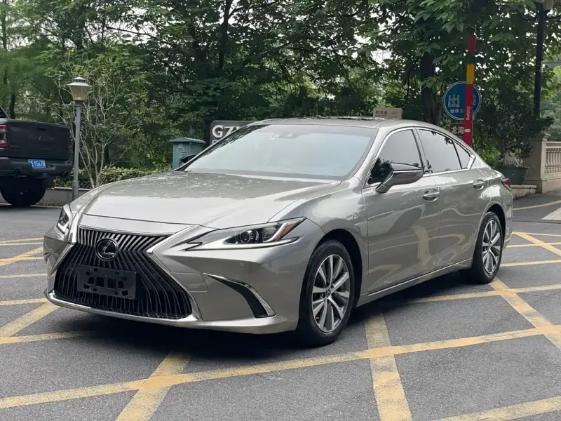 Lexus ES, 2019